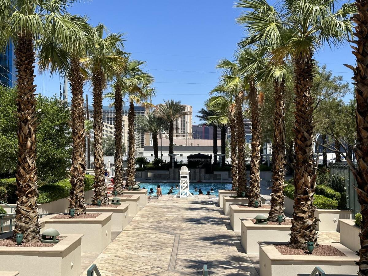 Mgm Signature Deluxe Balcony Strip View Suite Las Vegas Exterior photo