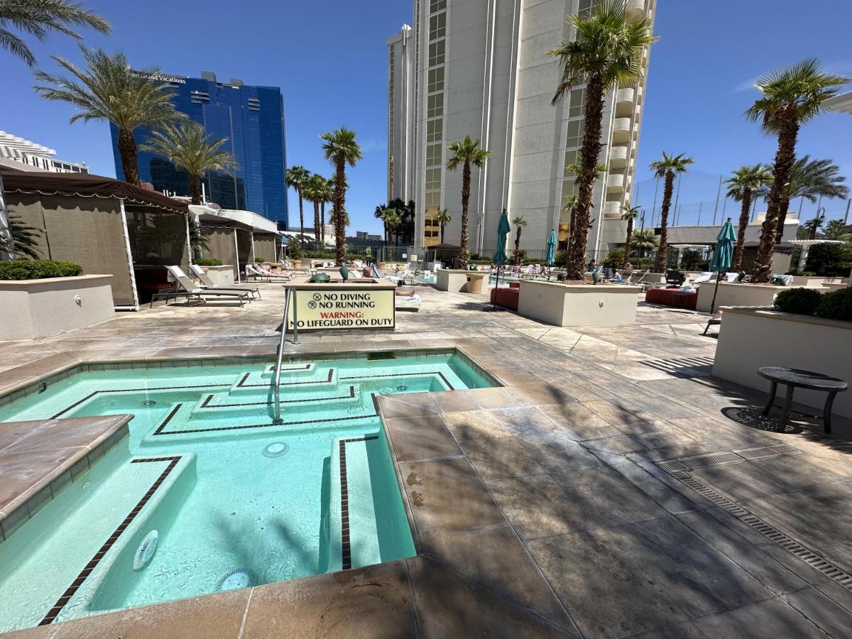 Mgm Signature Deluxe Balcony Strip View Suite Las Vegas Exterior photo