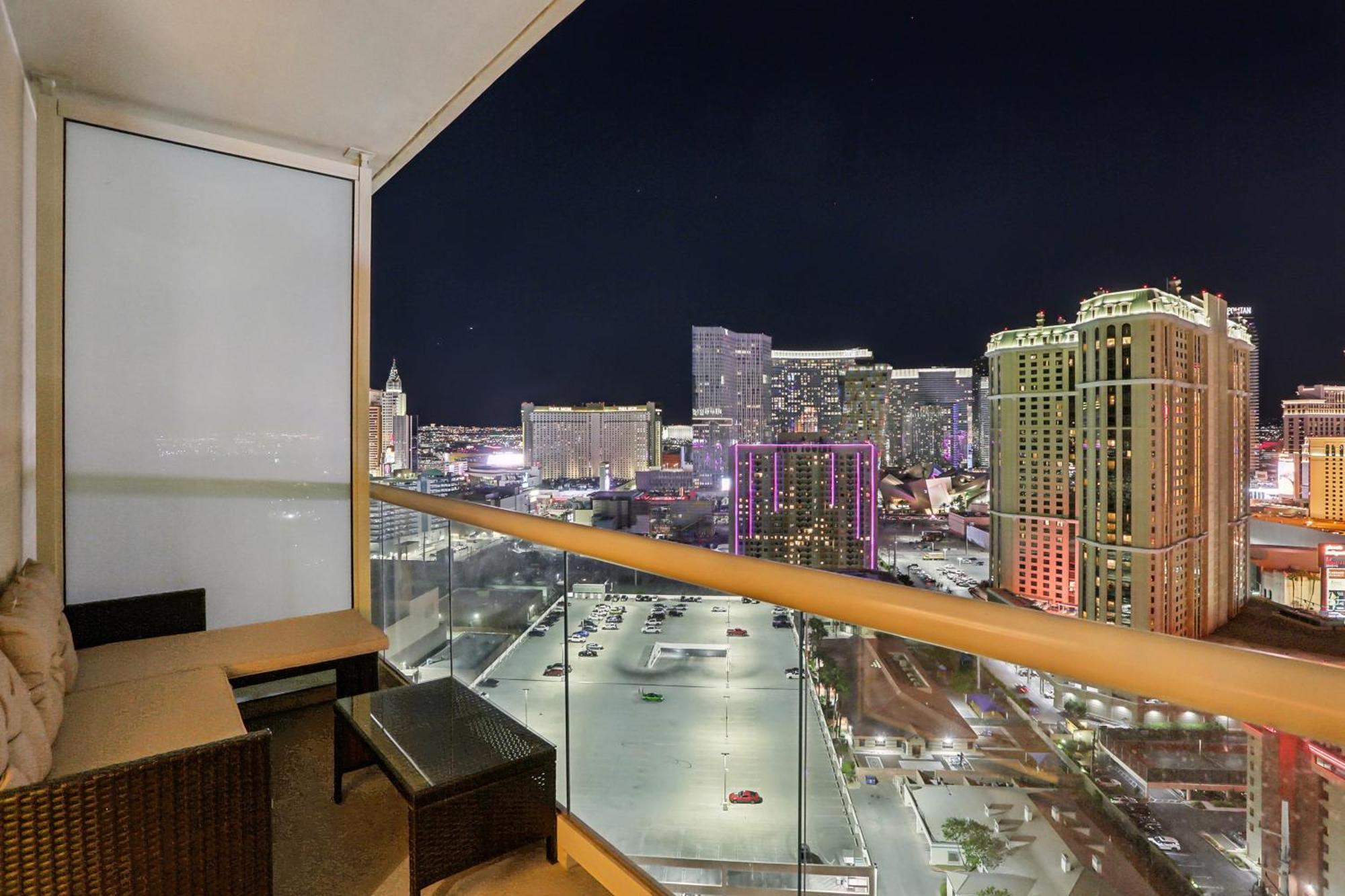 Mgm Signature Deluxe Balcony Strip View Suite Las Vegas Exterior photo