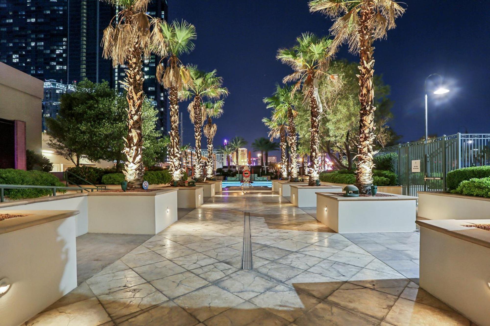 Mgm Signature Deluxe Balcony Strip View Suite Las Vegas Exterior photo