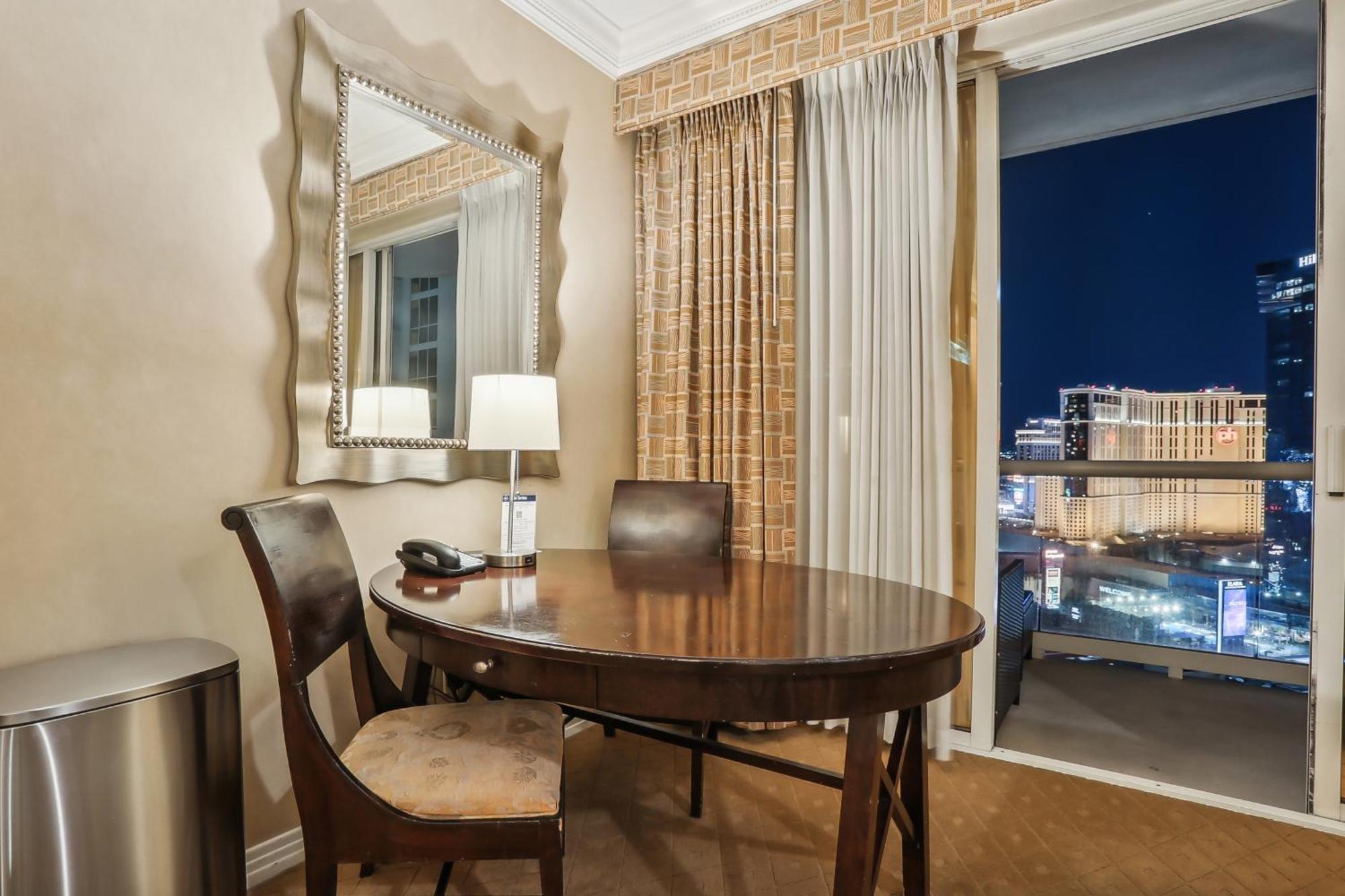 Mgm Signature Deluxe Balcony Strip View Suite Las Vegas Exterior photo